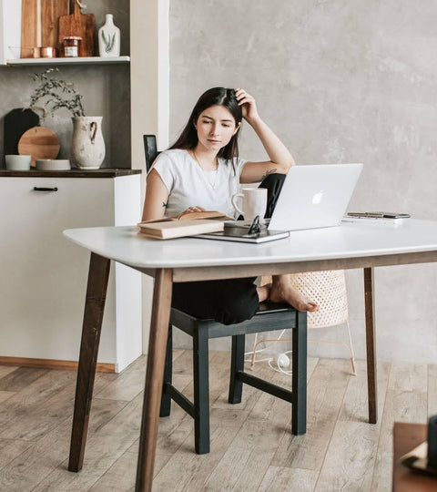 Consultores y sus mejores consejos de postura para Home Office